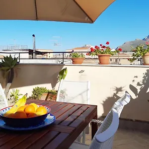 Terrace With View Attic In Old Town Ballarhome Włochy